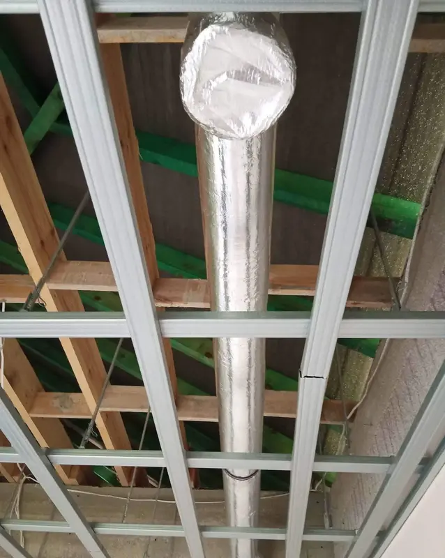 Ważna część systemu rekuperacji zamontowana na suficie