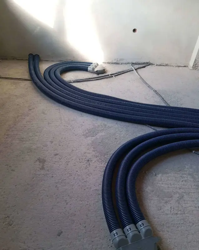 System niebieskich rur i rozgałęzień